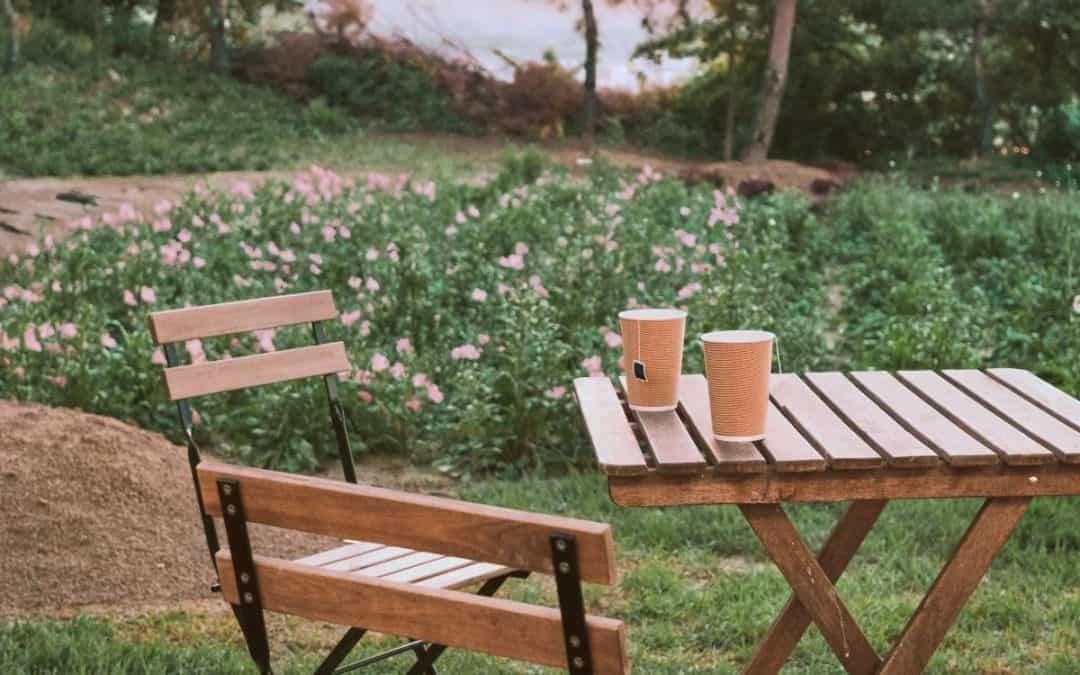 Har du et sted at nyde kaffen i din have?