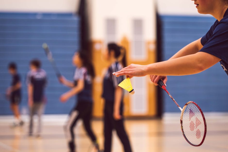 Find den perfekte badmintonketcher til dit spil
